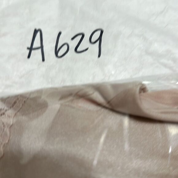 PLAYTEX LINED NUDE PINK LACE TRIM BRA 44DD - Picture 9 of 9